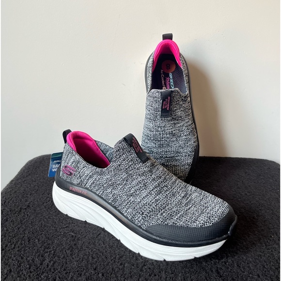 Skechers Women’s Relaxed Fit Air-Cooled Memory Foam Washable D’Lux Walker Shoes - Picture 1 of 14